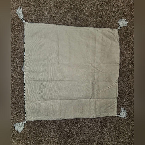 24x24 Pillow Cover with tassels boho style - Picture 6 of 7